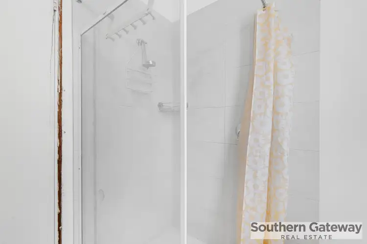 Seventh view of Homely house listing, 6 Dowling Place, Orelia WA 6167