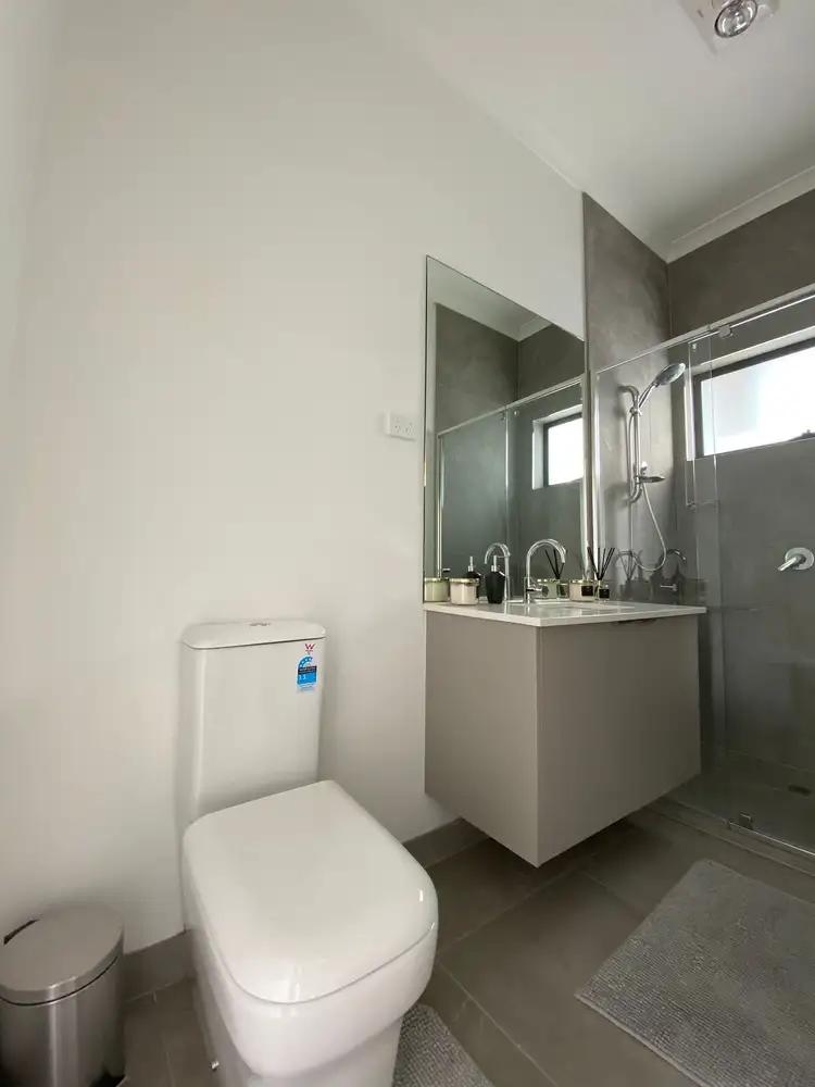 Third view of Homely house listing, 2/5 Vule Street, St Albans VIC 3021