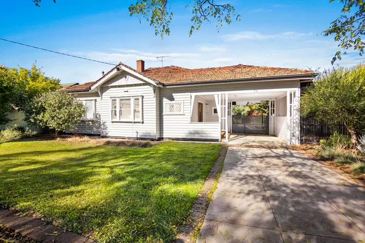 26 Henry Street, Horsham VIC 3400