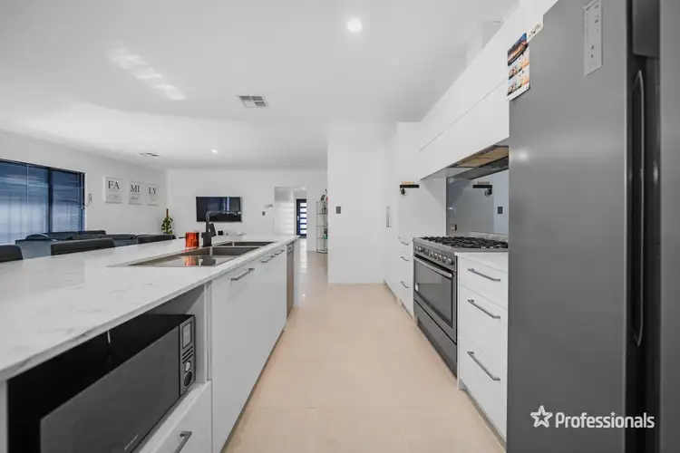 Sixth view of Homely house listing, 29 Darwell Way, Aveley WA 6069