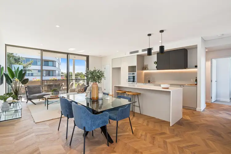 104/21 Henley Street, Como WA 6152