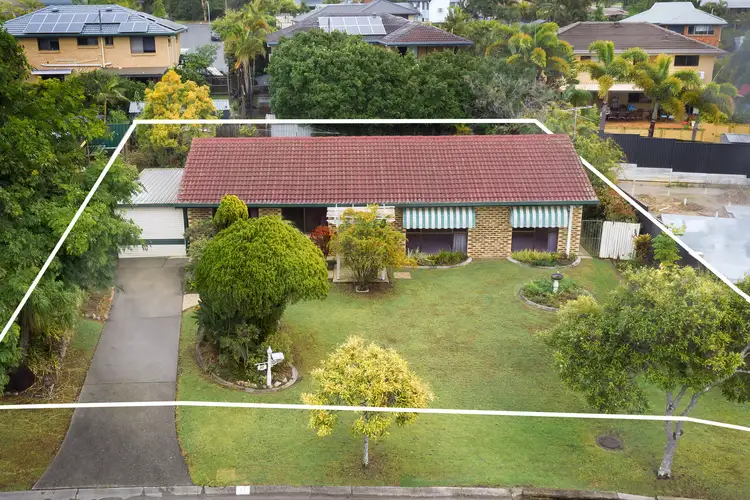 11 Edred Street, Carindale QLD 4152