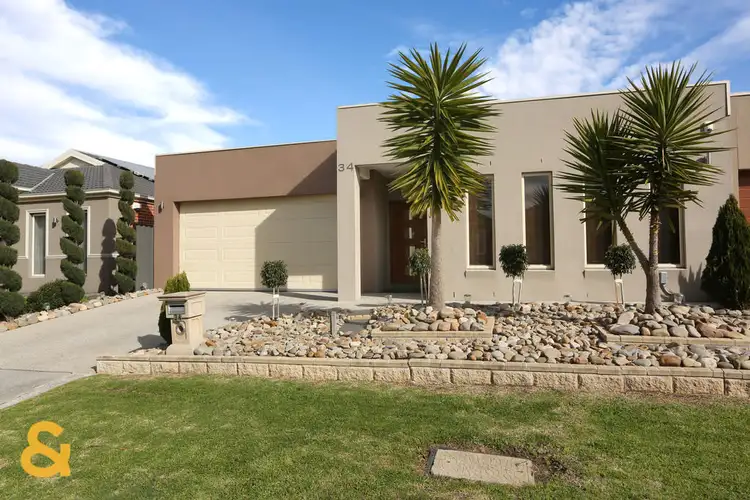 34 Beechworth Avenue (Greenvale Lakes)