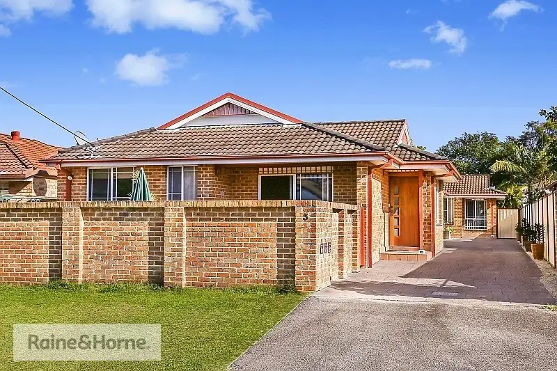 Main view of Homely villa listing, 1/3 Murray Street, Booker Bay NSW 2257