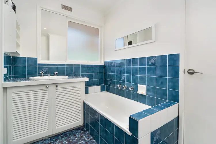 Sixth view of Homely house listing, 2 Medinah Close, Sunbury VIC 3429