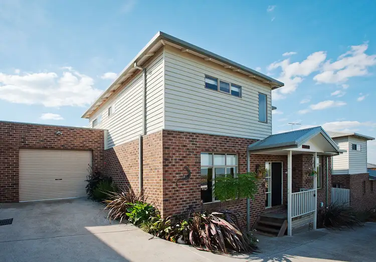 2/9 Ross Street, Bacchus Marsh VIC 3340