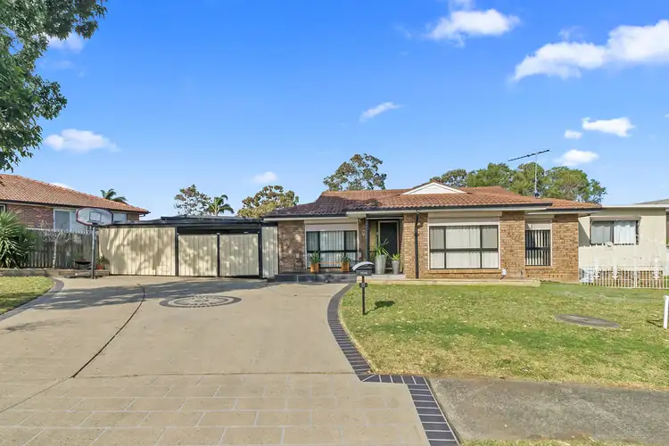 8 Weipa Close, Green Valley NSW 2168