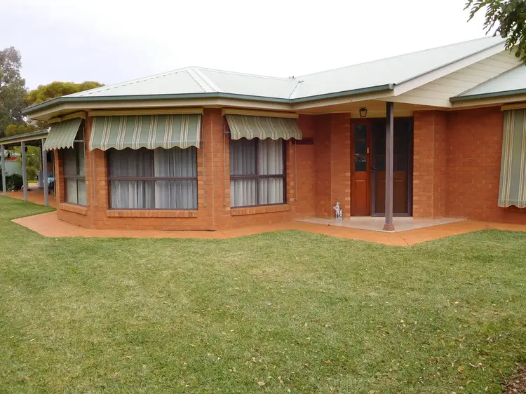 14 McGregor Street, Hillston NSW 2675
