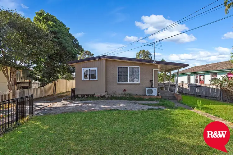 16 & 16a Neriba Crescent, Whalan NSW 2770