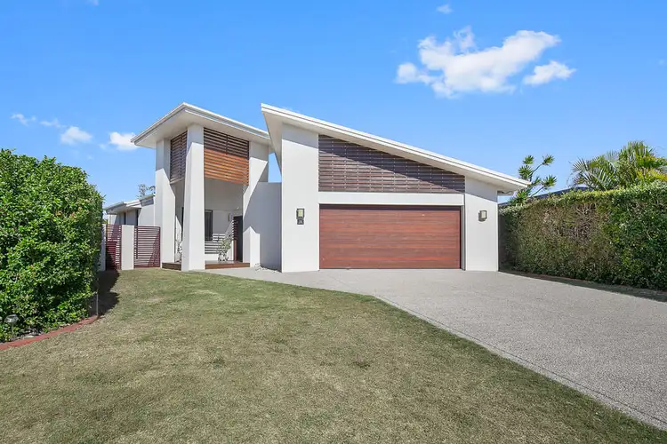 12 Banks Court, Torquay QLD 4655