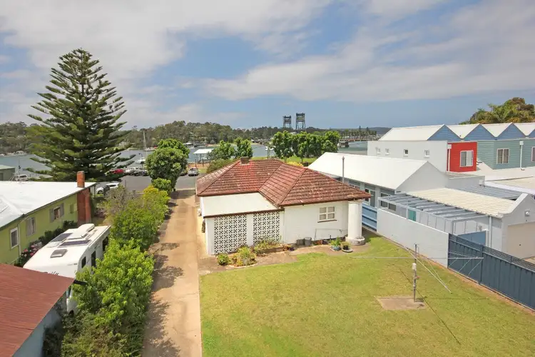 37 Clyde Street, Batemans Bay NSW 2536