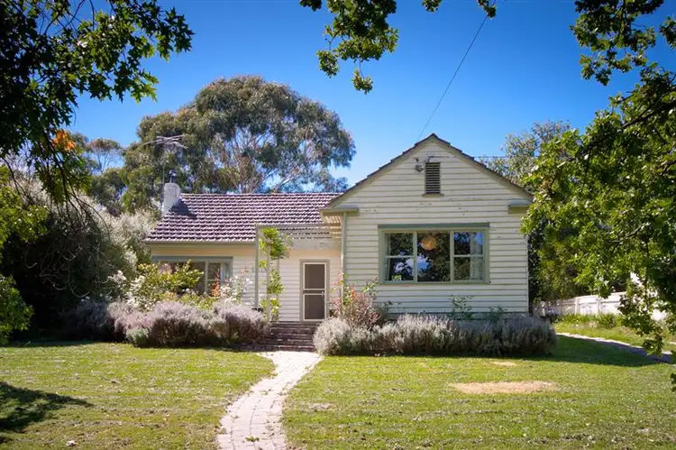 33 Calthorpe Street, Gisborne VIC 3437