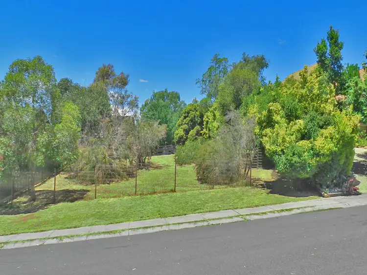 7 Hillary Court, Strathdale VIC 3550