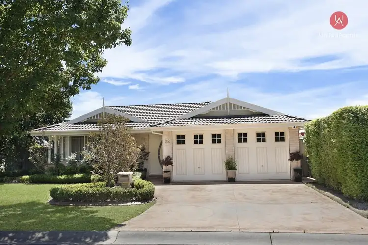 28 Binnaway Avenue, Hoxton Park NSW 2171