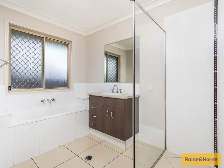 Seventh view of Homely house listing, 2 Outlook Court, Kallangur QLD 4503