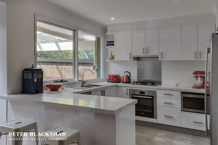 28 Hardie Close, Macarthur ACT 2904