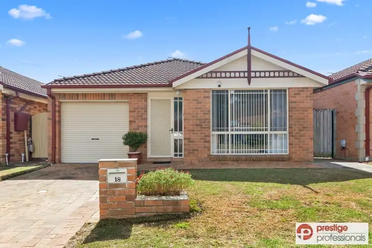 18 Jimbour Court, Wattle Grove NSW 2173