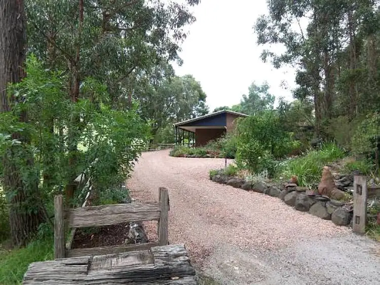 275 Whitelaws Track, Devon North VIC 3971
