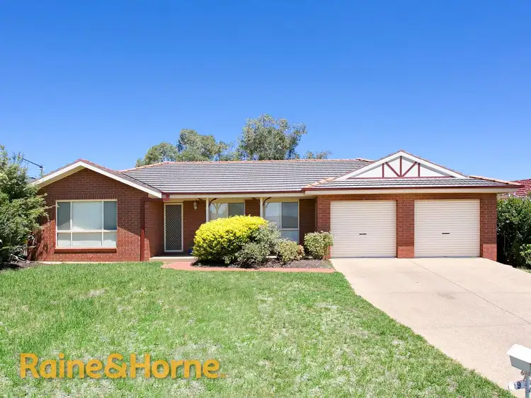 19 Nunkeri Street, Glenfield Park NSW 2650