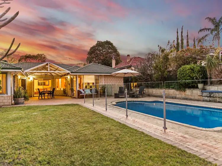 21 Alison Road, Attadale WA 6156