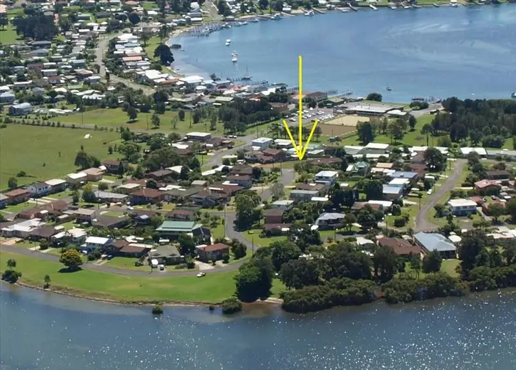 6 Higgins Place, Greenwell Point NSW 2540