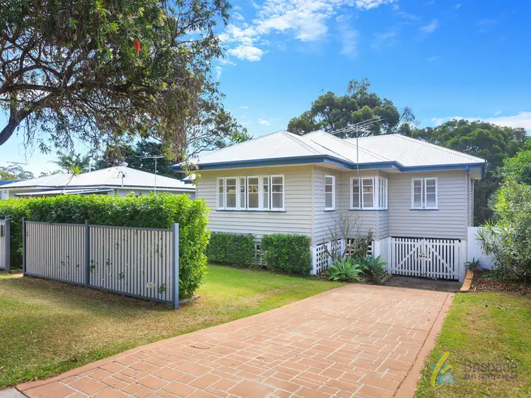 99 Englefield Road, Oxley QLD 4075