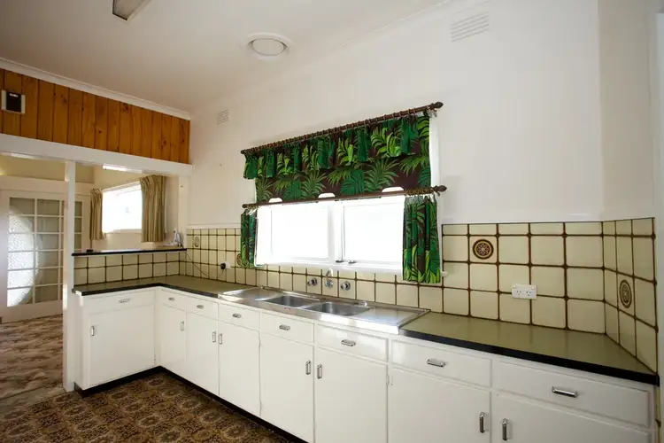 Fifth view of Homely house listing, 8 Margaret Street, Horsham VIC 3400