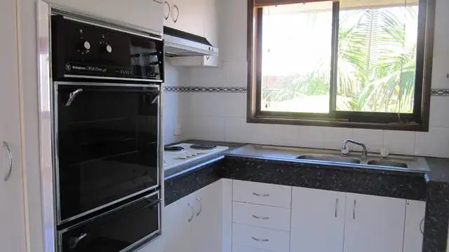 Fourth view of Homely unit listing, 10/27 'Armrick Lodge' Armrick Avenue, Broadbeach QLD 4218