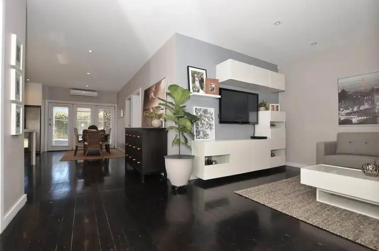 207 Henry Lawson Drive, Georges Hall NSW 2198