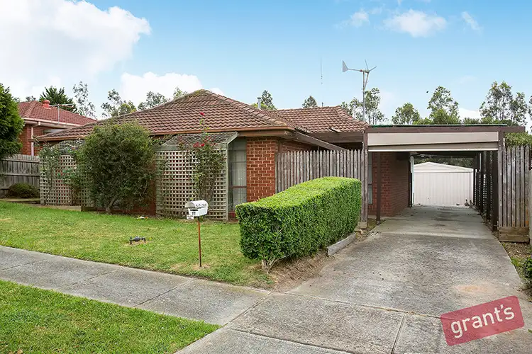 77 George Chudleigh Drive, Hallam VIC 3803