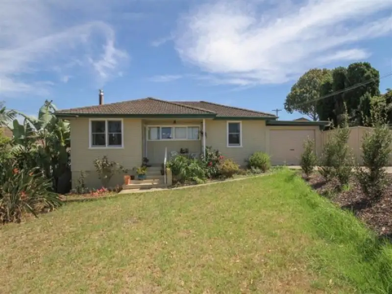 Main view of Homely house listing, 32 Bavarde Ave, Batemans Bay NSW 2536