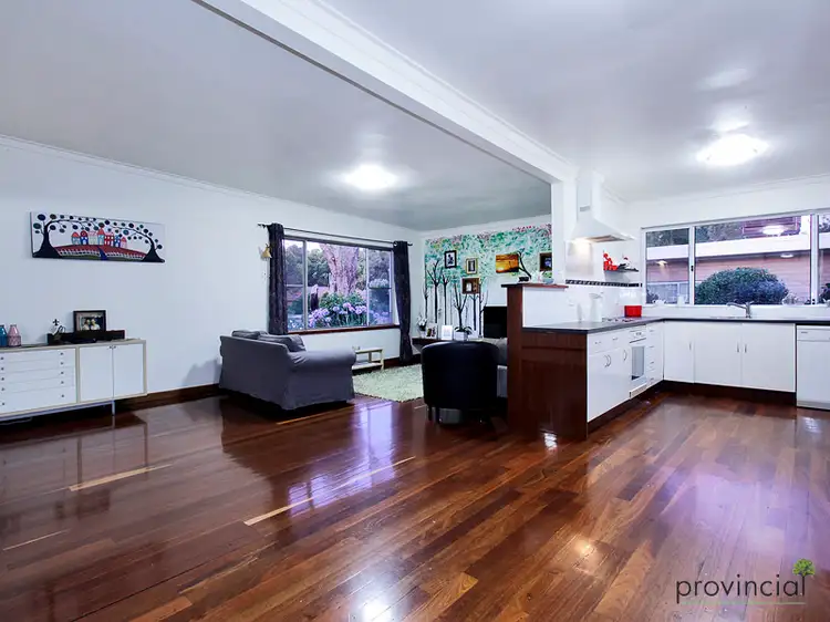 22 Wyuna Crescent, Lesmurdie WA 6076
