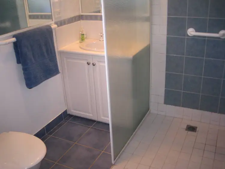 Fifth view of Homely house listing, 18 Steneker Crescent, Yarrawonga VIC 3730