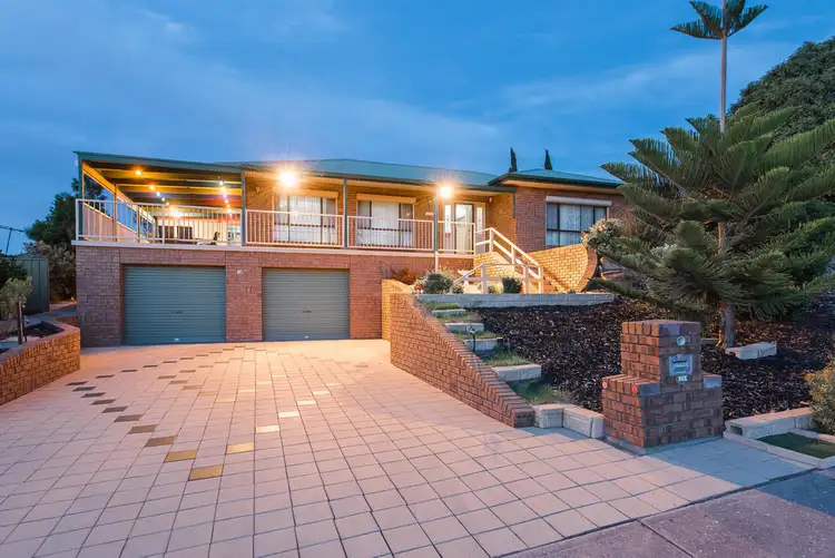 16 Slade Crescent, Hallett Cove SA 5158
