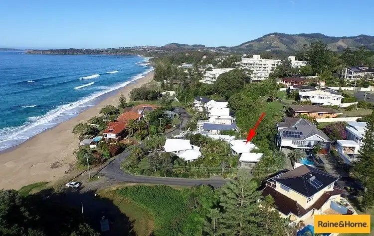 6a Emerald Avenue, Sapphire Beach NSW 2450