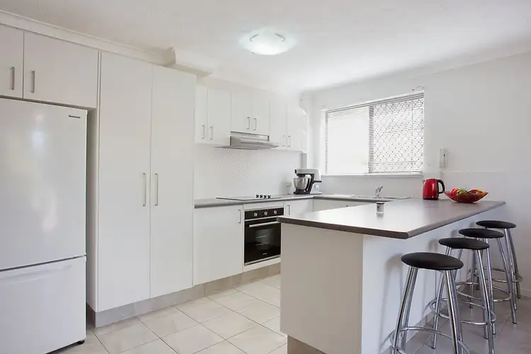 Fourth view of Homely apartment listing, 2/26 Stanhill Drive, Chevron Island QLD 4217