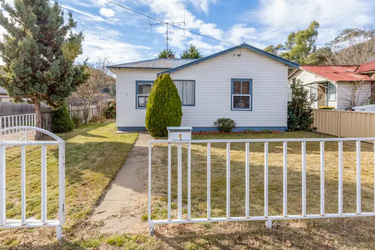 1 Kurrajong Street, Captains Flat NSW 2623