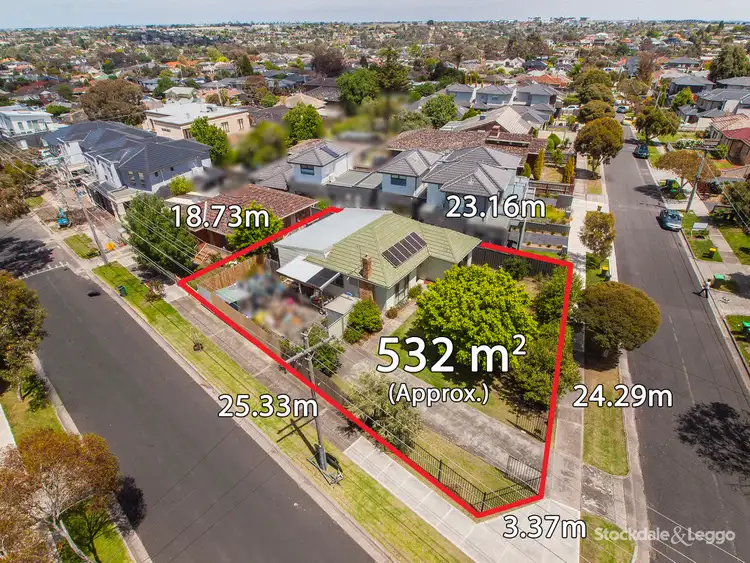 1 Lex Grove, Oak Park VIC 3046