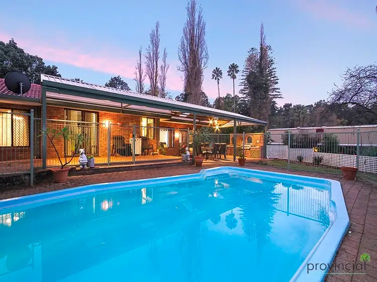 14 Holly Way East, Kalamunda WA 6076