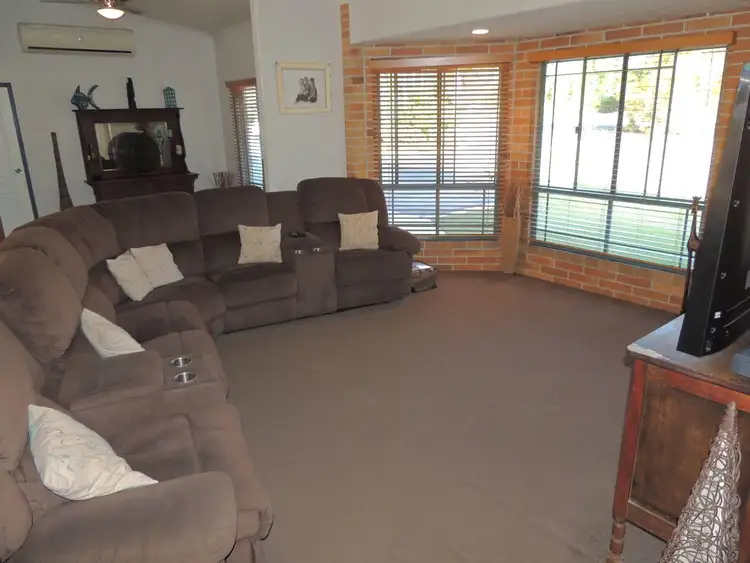 Sixth view of Homely house listing, 4 SILVERTON DRIVE, Tannum Sands QLD 4680