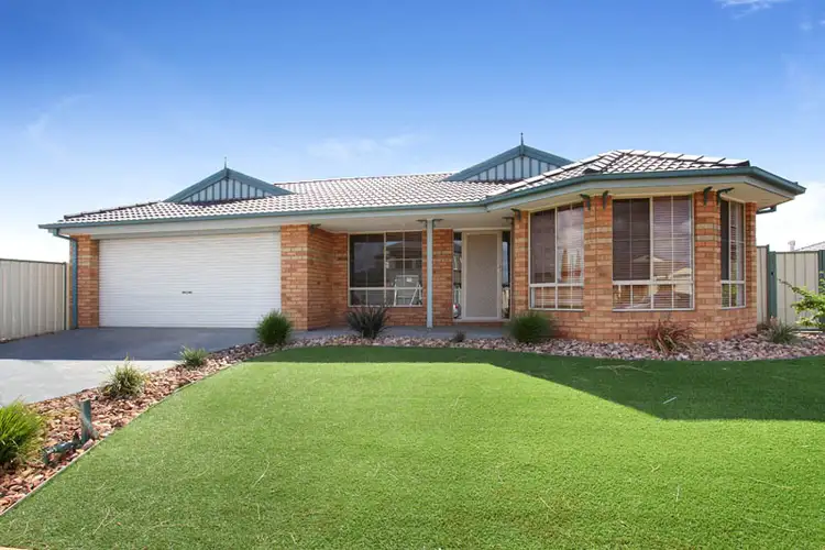 36 Scarborough Crescent, Melton West VIC 3337