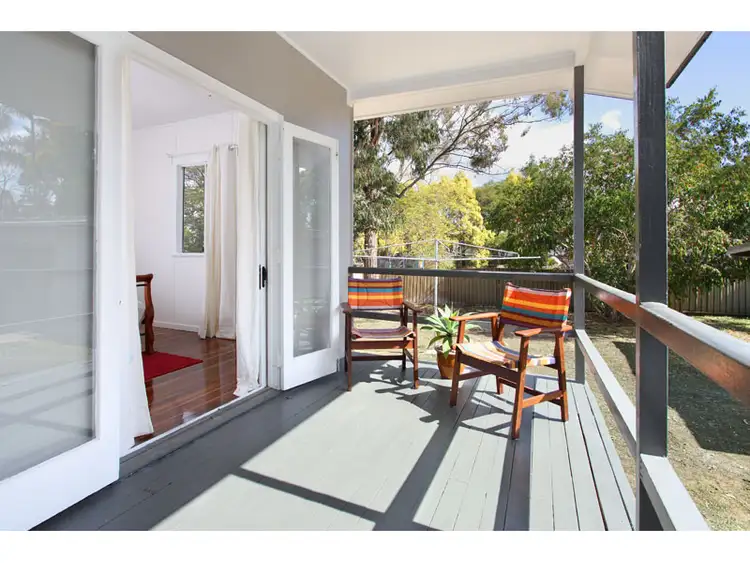 163 South Station Road, Silkstone QLD 4304