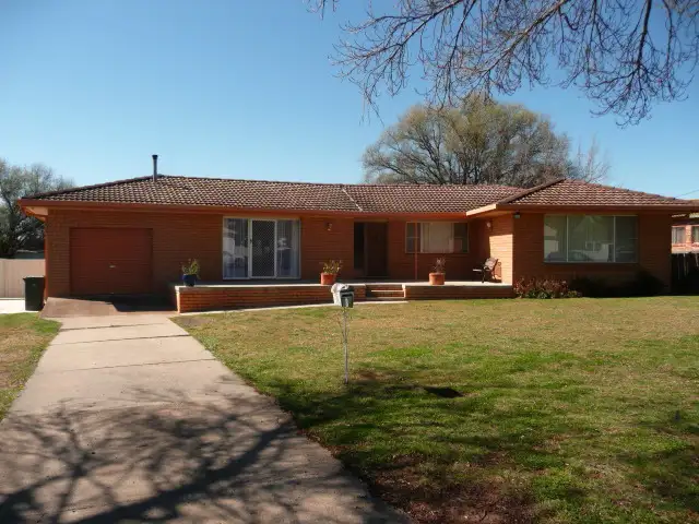 8 Heron Street, Glen Innes NSW 2370