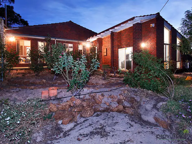 5 Nicholson Crescent, Lesmurdie WA 6076