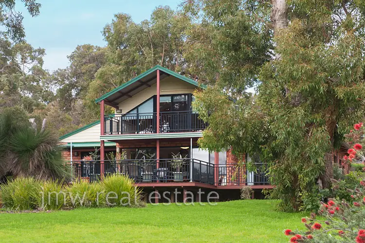 21 Buckingham Grove, Quedjinup WA 6281