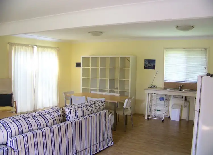 Second view of Homely house listing, 10 FLORA st, Lamb Island QLD 4184