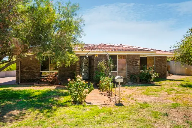 2 Lovett Place, Queens Park WA 6107