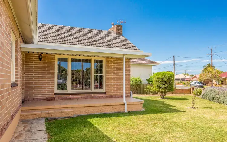 9 SWAIN ROAD, Victor Harbor SA 5211