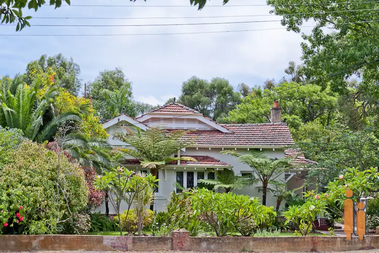 7 Graham Road, Menora WA 6050