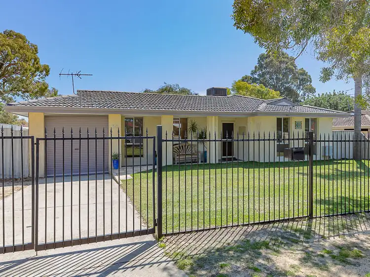 Second view of Homely house listing, 30 Cobham Way, Camillo WA 6111